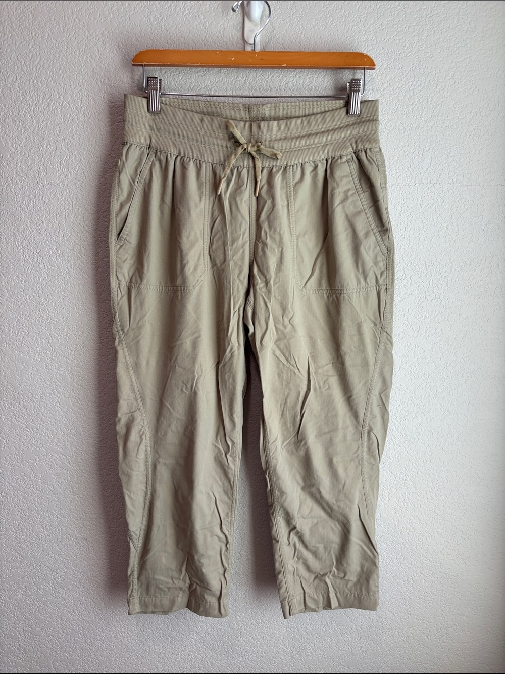 The North Face Cropped Capri Hiking Outdoor Active Pants UPF 40+ Women’s Medium